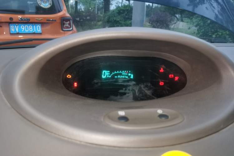 Used FAW Weile 2004 1.3L Automatic Instrument Cluster