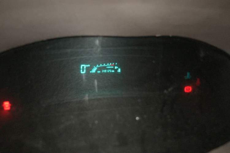 Used FAW Weile 2008 1.5L Manual Luxury Version Odometer Close Up