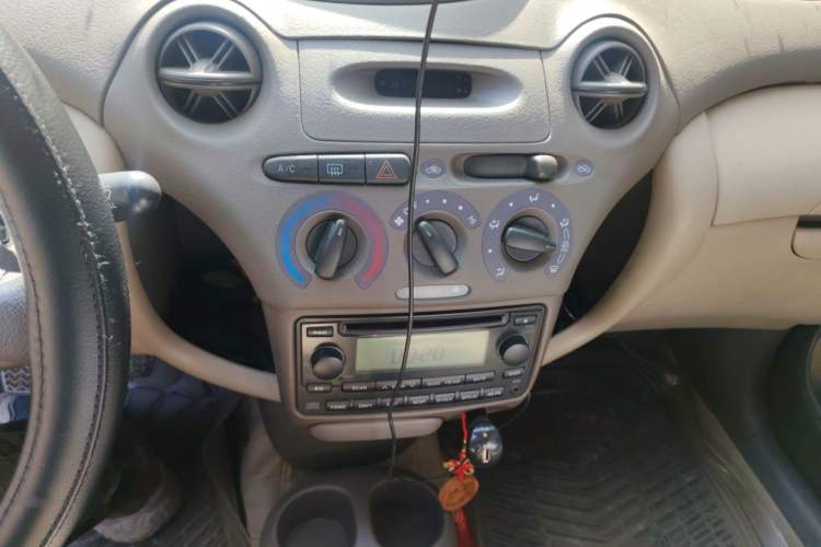 Used FAW Weile 2008 1.5L Manual Luxury Version Audio And AC Panel