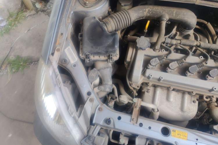 Used FAW Weile 2008 1.5L Manual Luxury Version Engine Bay Right