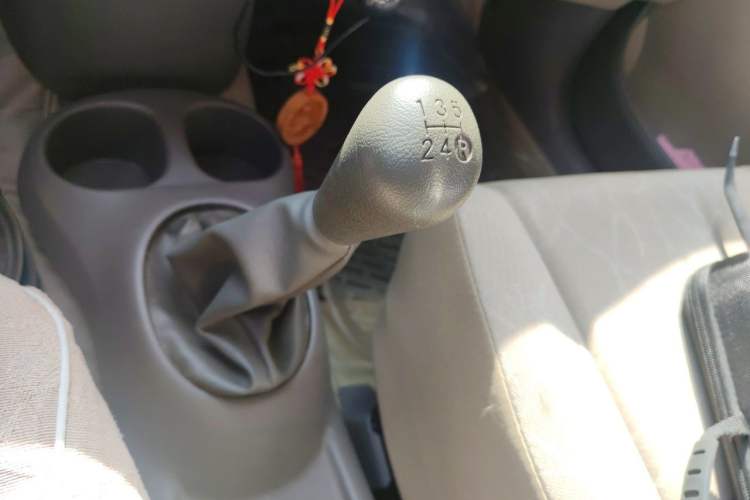 Used FAW Weile 2008 1.5L Manual Luxury Version Gear Lever