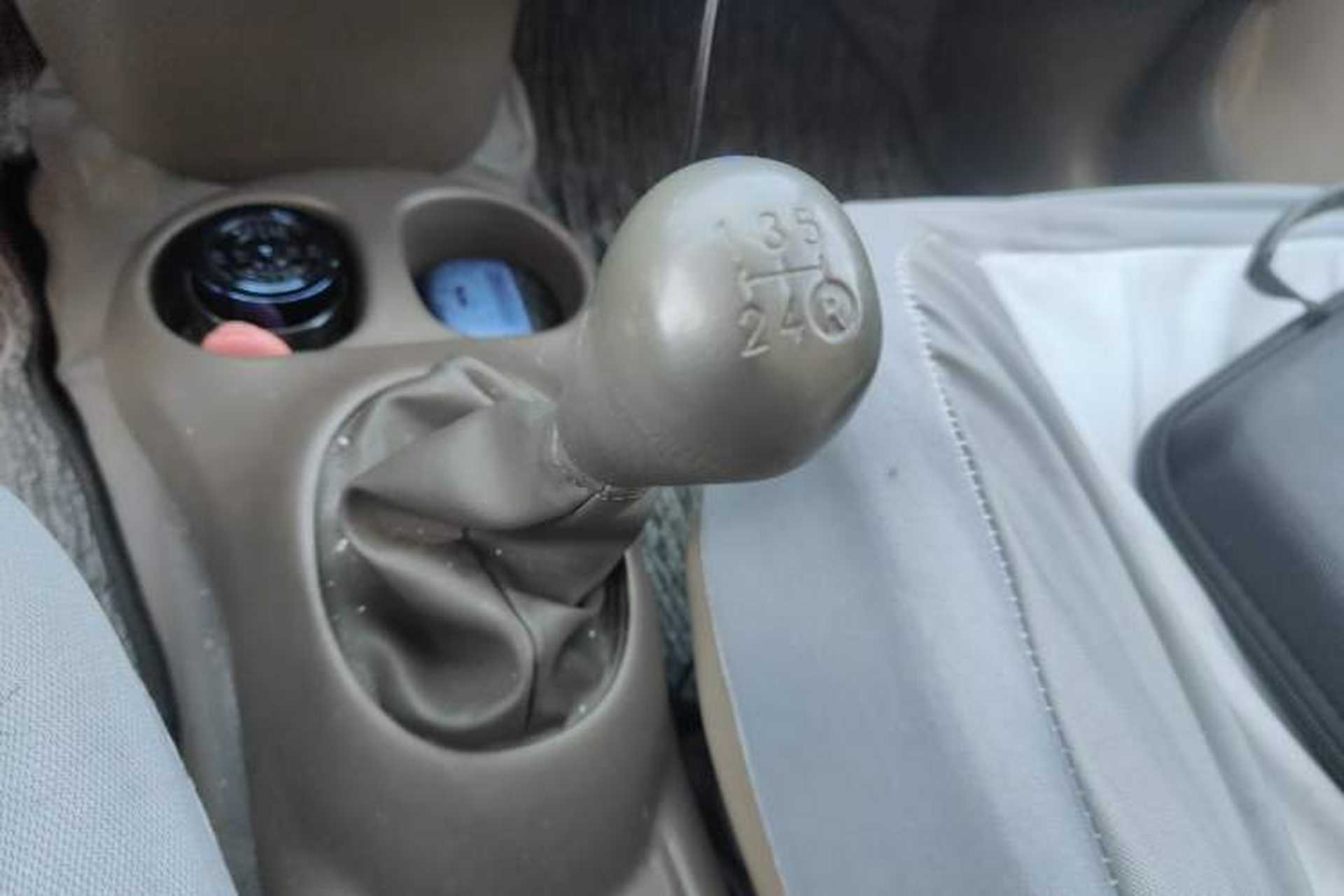 Used FAW Weile 2008 1.5L Manual Luxury Version Gear Lever