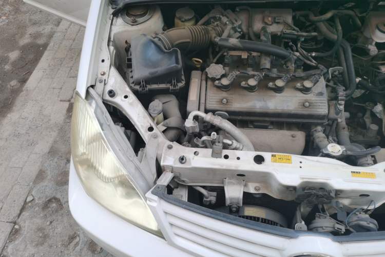 Used FAW Weile 2008 1.5L Manual Luxury Version Engine Bay Right