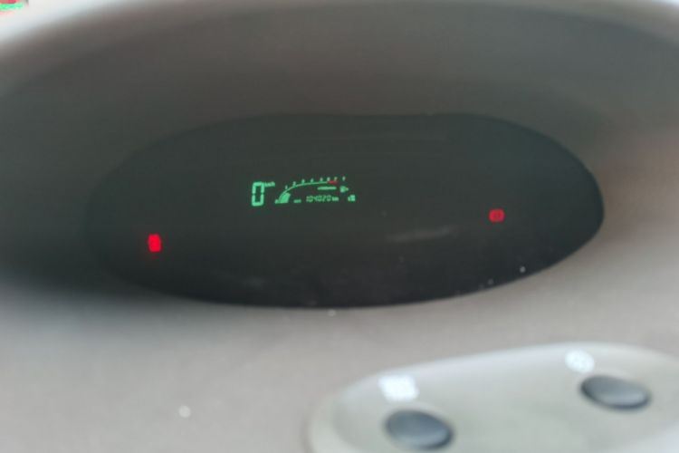 Used FAW Weile 2008 1.5L Manual Luxury Version Odometer Close Up