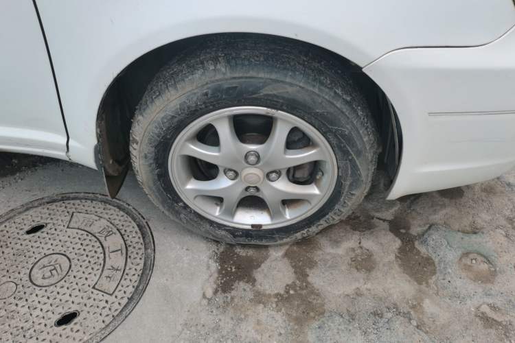 Used FAW Weile 2008 1.5L Manual Luxury Version Right Front Wheel Hub