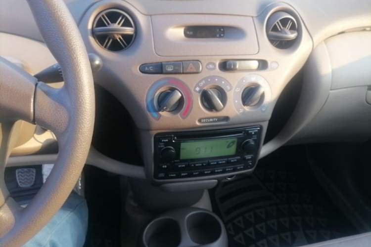 Used FAW Weile 2008 1.5L Manual Luxury Version Audio And AC Panel