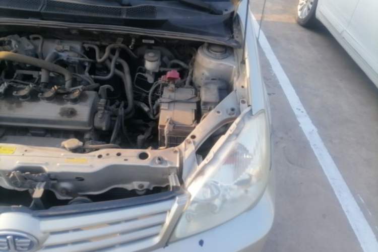 Used FAW Weile 2008 1.5L Manual Luxury Version Engine Bay Left