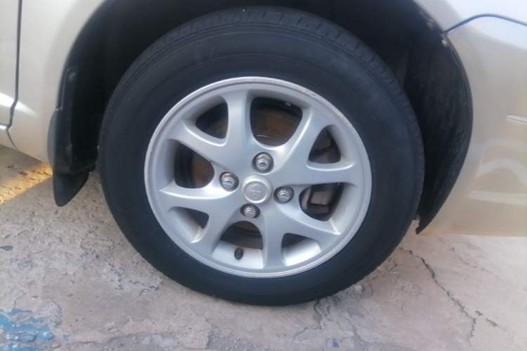 Used FAW Weile 2008 1.5L Manual Luxury Version Right Front Wheel Hub
