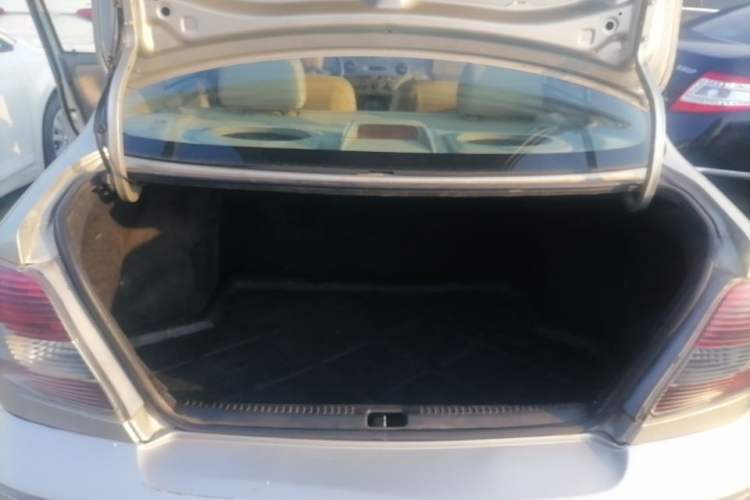 Used FAW Weile 2008 1.5L Manual Luxury Version Trunk