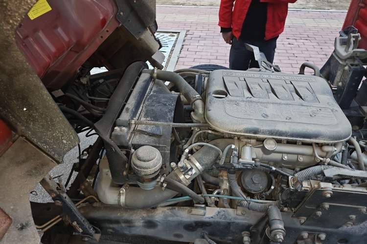 Used FAW Weile  Engine Bay Right