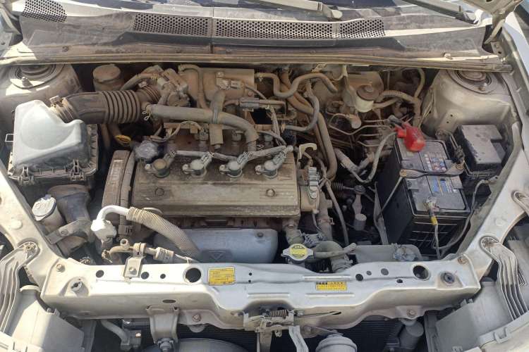 Used FAW Weizhi 2008 Hatchback 1.3L Manual Elite Model Engine Bay