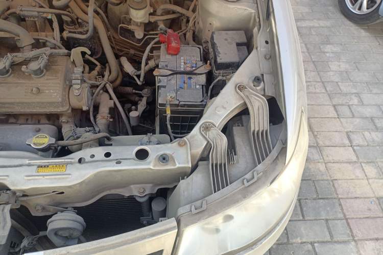 Used FAW Weizhi 2008 Hatchback 1.3L Manual Elite Model Engine Bay Left