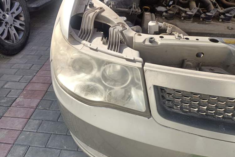 Used FAW Weizhi 2008 Hatchback 1.3L Manual Elite Model Right Front Headlight