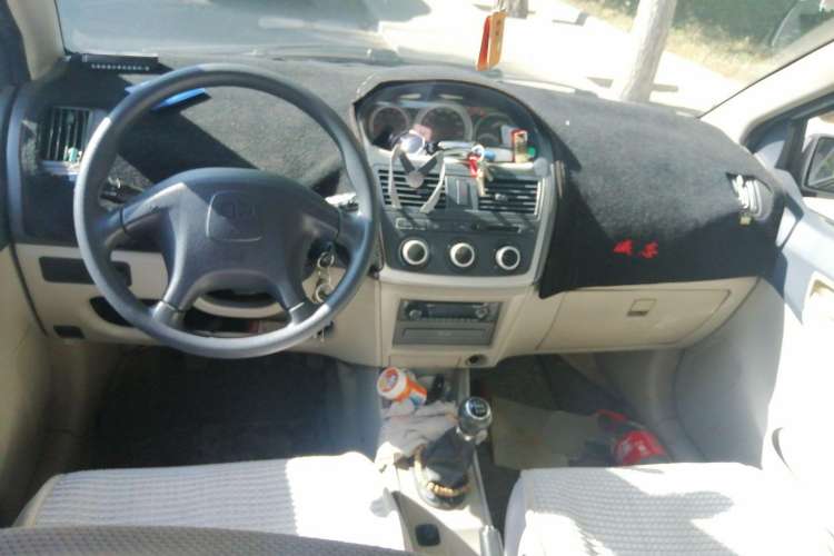 Used FAW Weizhi 2008 Hatchback 1.3L Manual Elite Model Center Console