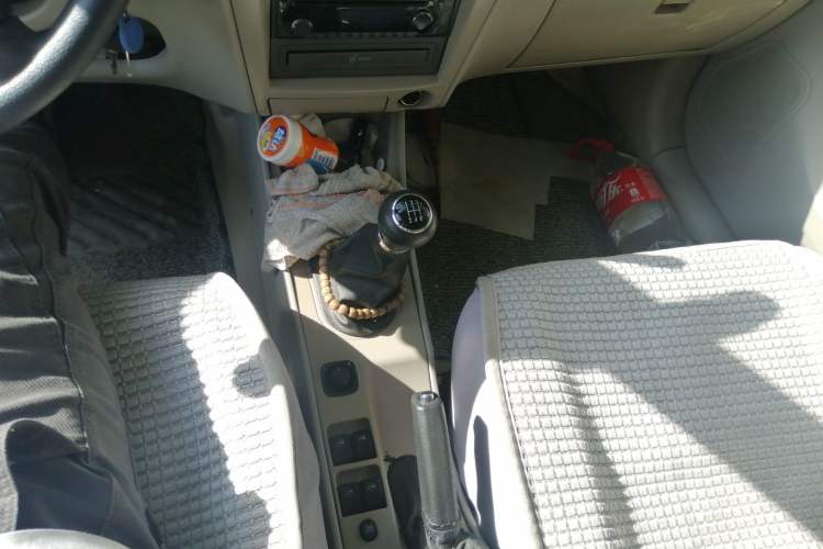 Used FAW Weizhi 2008 Hatchback 1.3L Manual Elite Model Gear Lever