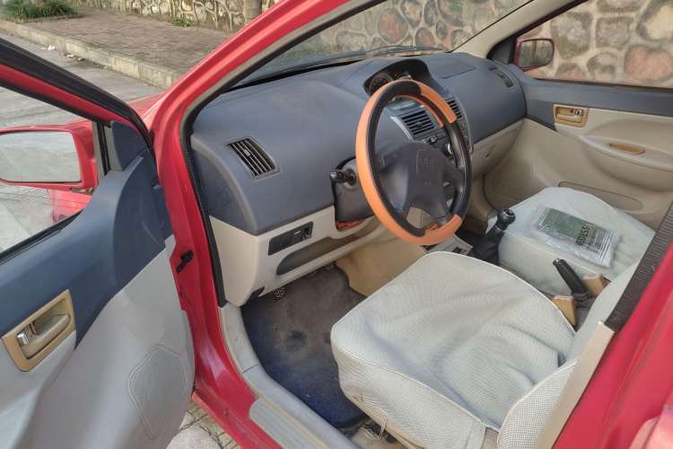 Used FAW Weizhi 2009 Hatchback 1.5L Manual Elite Model Driver Seat
