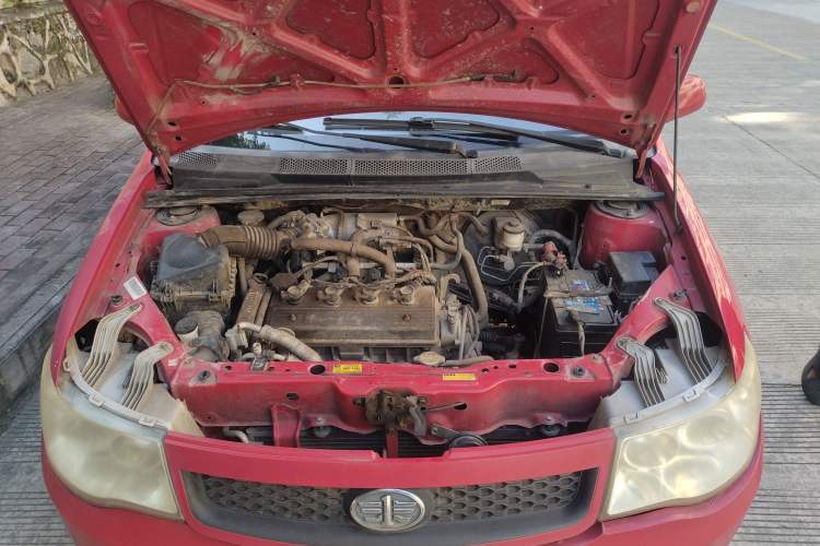 Used FAW Weizhi 2009 Hatchback 1.5L Manual Elite Model Engine Bay