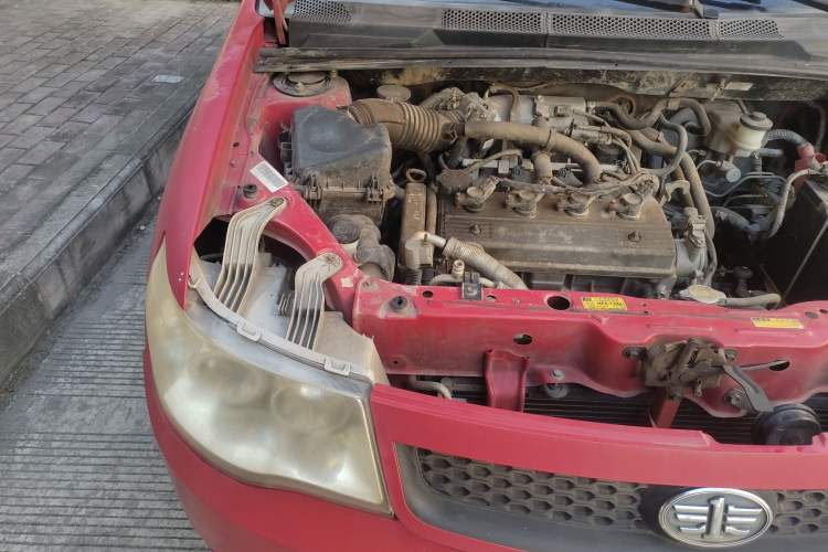 Used FAW Weizhi 2009 Hatchback 1.5L Manual Elite Model Engine Bay Right