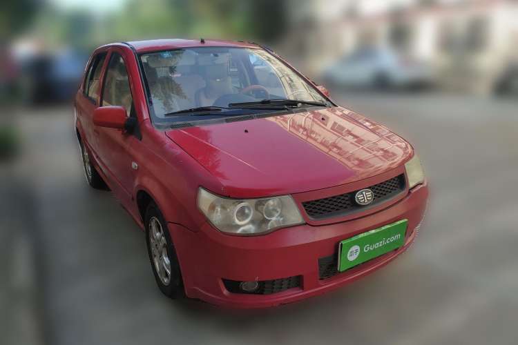 Used FAW Weizhi 2009 Hatchback 1.5L Manual Elite Model Front Right 45 Deg