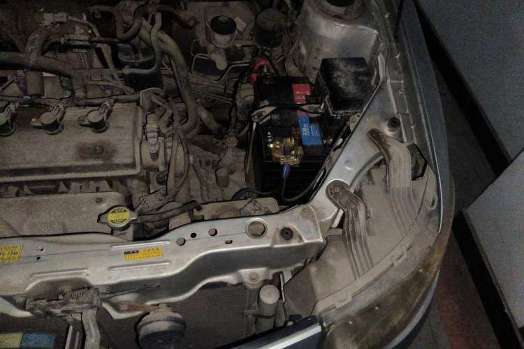 Used FAW Weizhi 2009 Sedan 1.5L Manual Elite Model Engine Bay Left