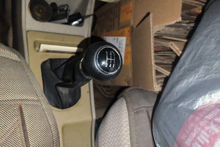 Used FAW Weizhi 2009 Sedan 1.5L Manual Elite Model Gear Lever
