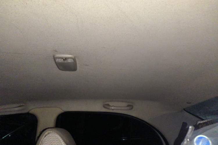 Used FAW Weizhi 2009 Sedan 1.5L Manual Elite Model Headliner