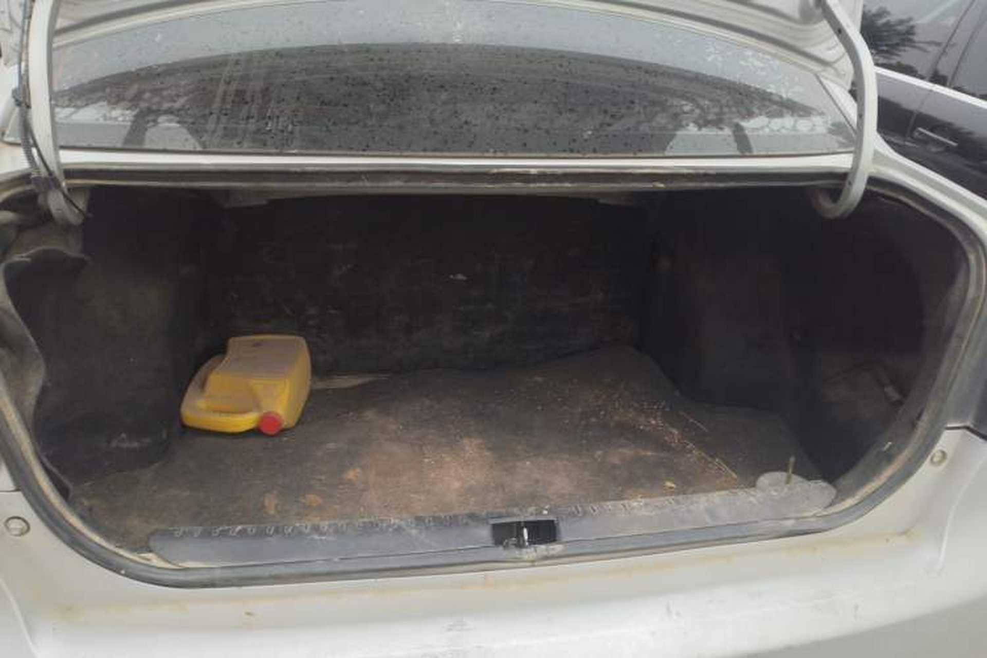 Used FAW Weizhi 2009 Sedan 1.5L Manual Standard Model Trunk