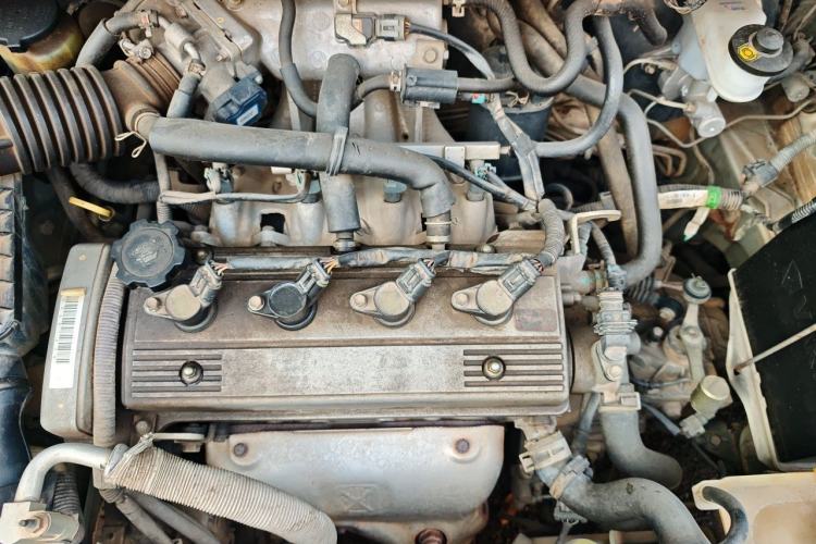 Used FAW Weizhi 2011 Sedan 1.5L Manual Standard Model Engine Bay