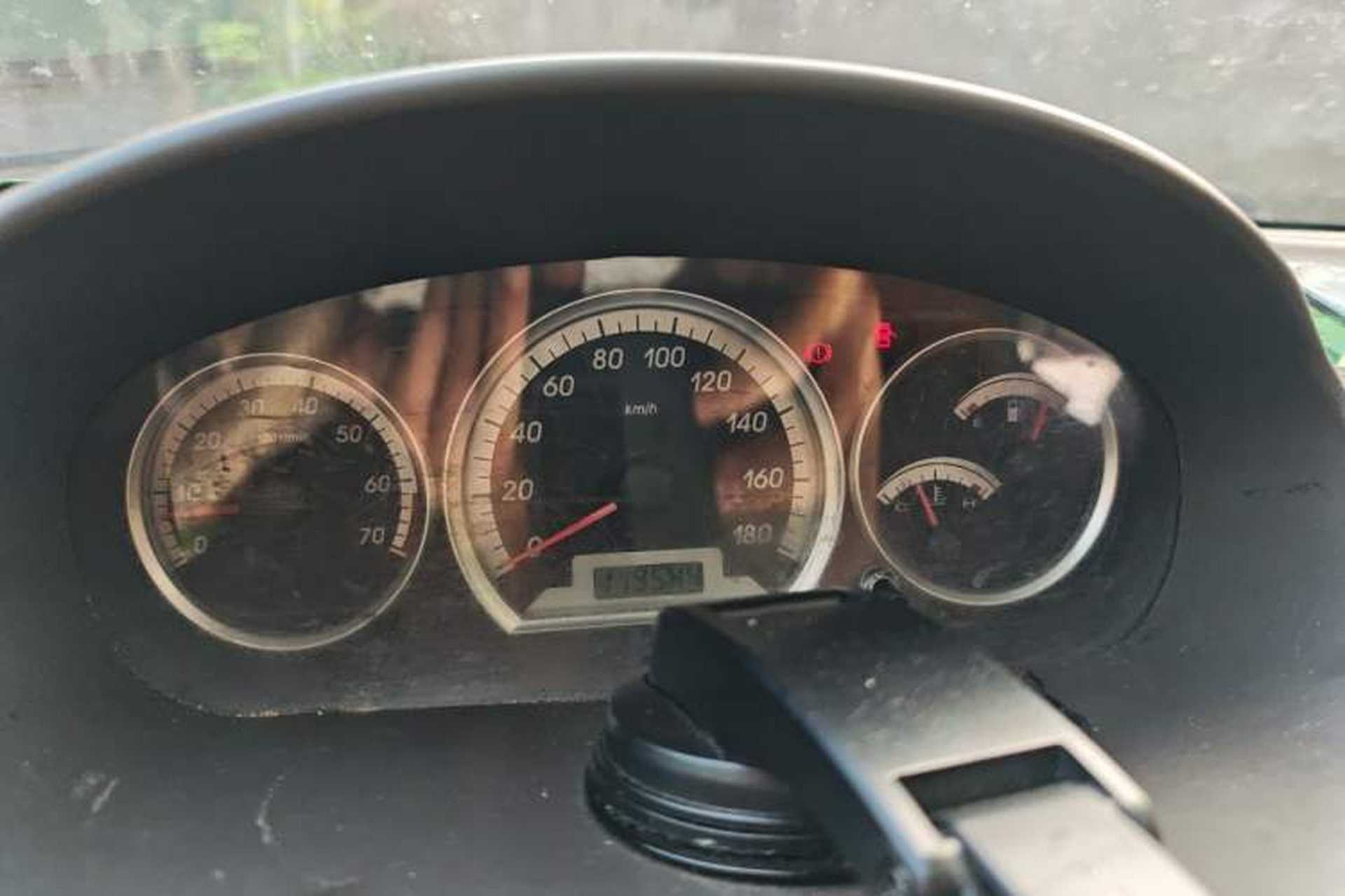 Used FAW Weizhi 2011 Sedan 1.5L Manual Standard Model Instrument Cluster