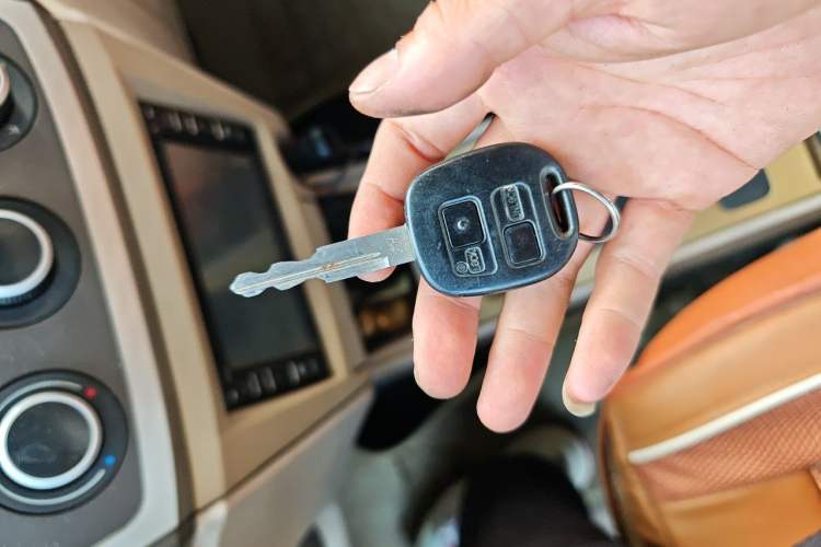 Used FAW Weizhi 2011 Sedan 1.5L Manual Standard Model Vehicle Key