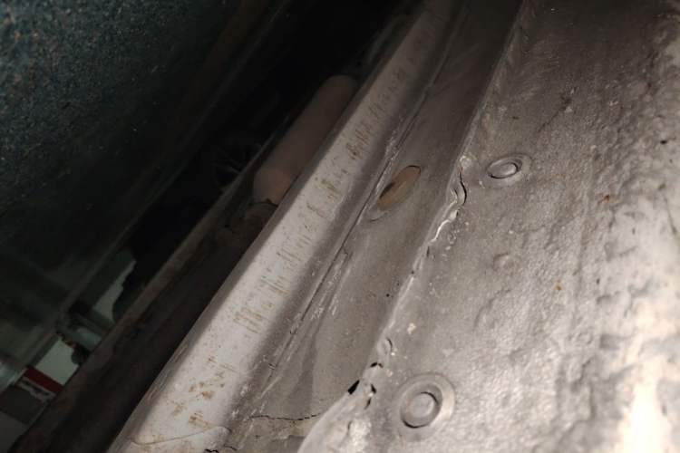 Used FAW Weizhi 2011 Sedan 1.5L Manual Elite Model Chassis Front Right