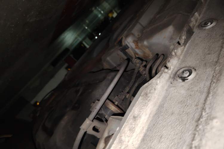 Used FAW Weizhi 2011 Sedan 1.5L Manual Elite Model Chassis Rear Left