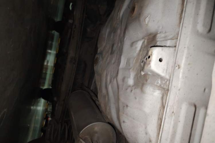 Used FAW Weizhi 2011 Sedan 1.5L Manual Elite Model Chassis Rear