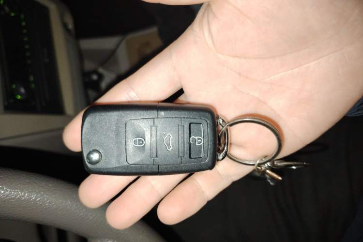 Used FAW Weizhi 2011 Sedan 1.5L Manual Elite Model Vehicle Key