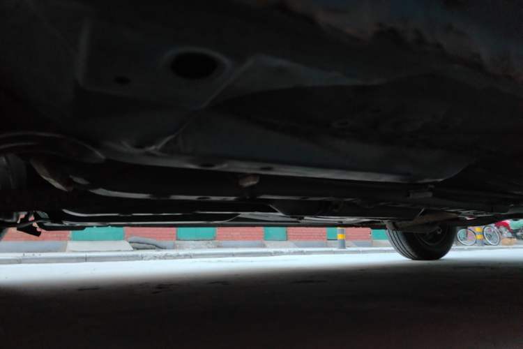 Used FAW Weizhi V2 2010 1.3L Manual Comfort Edition Chassis Front Left