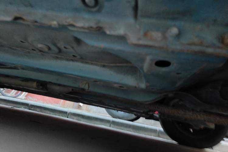 Used FAW Weizhi V2 2010 1.3L Manual Comfort Edition Chassis Front Right