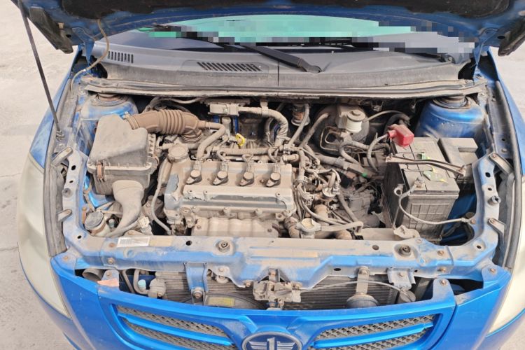 Used FAW Weizhi V2 2010 1.3L AMT Flagship Version Engine Bay