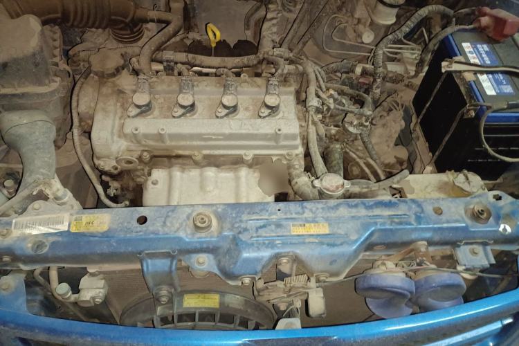 Used FAW Weizhi V2 2010 1.3L AMT Flagship Version Engine Bay