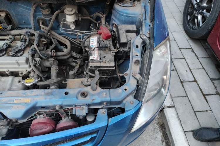 Used FAW Weizhi V2 2010 1.3L Manual Comfort Edition Engine Bay Left