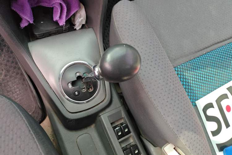 Used FAW Weizhi V2 2010 1.3L AMT Flagship Version Gear Lever
