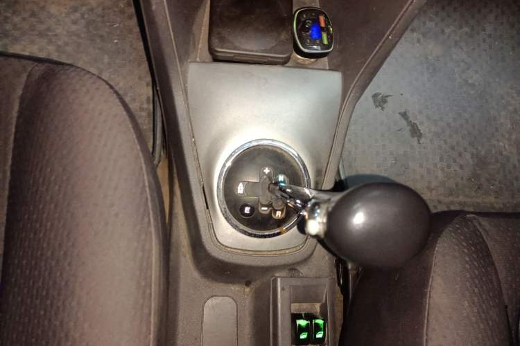 Used FAW Weizhi V2 2010 1.3L AMT Flagship Version Gear Lever