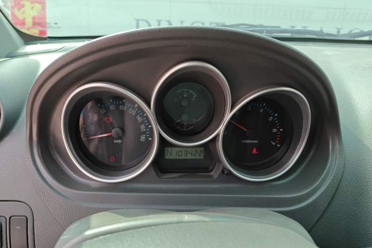 Used FAW Weizhi V2 2010 1.3L AMT Flagship Version Instrument Cluster