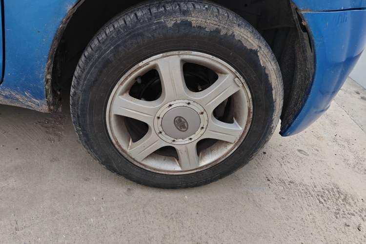 Used FAW Weizhi V2 2010 1.3L AMT Flagship Version Right Front Wheel Hub