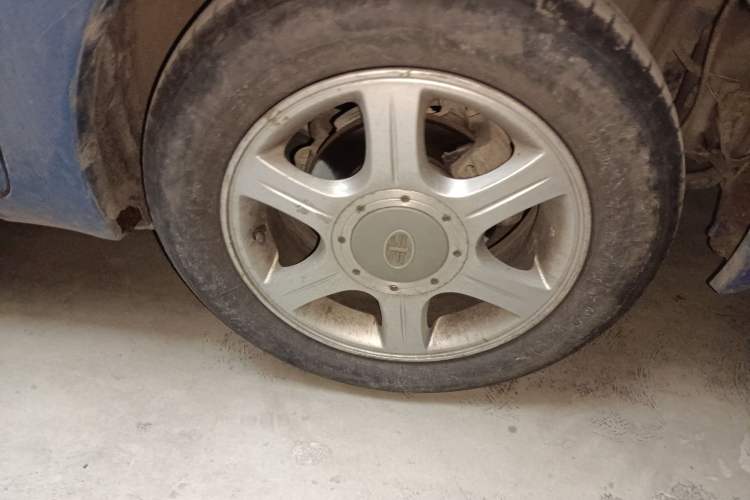 Used FAW Weizhi V2 2010 1.3L AMT Flagship Version Right Front Wheel Hub