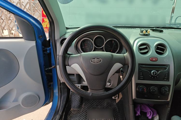 Used FAW Weizhi V2 2010 1.3L AMT Flagship Version Steering Wheel