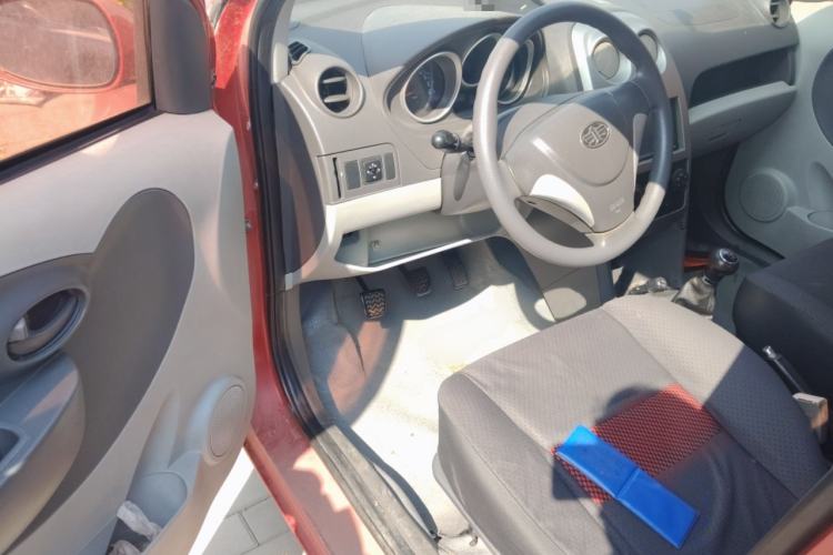 Used FAW Weizhi V2 2010 1.3L Manual Luxury Version Driver Seat