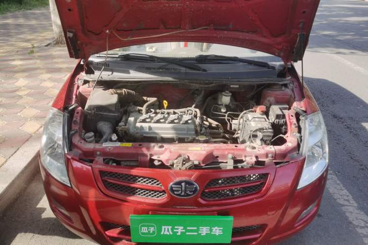 Used FAW Weizhi V2 2010 1.3L Manual Luxury Version Engine Bay