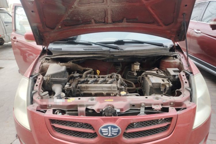 Used FAW Weizhi V2 2010 1.3L Manual Luxury Version Engine Bay