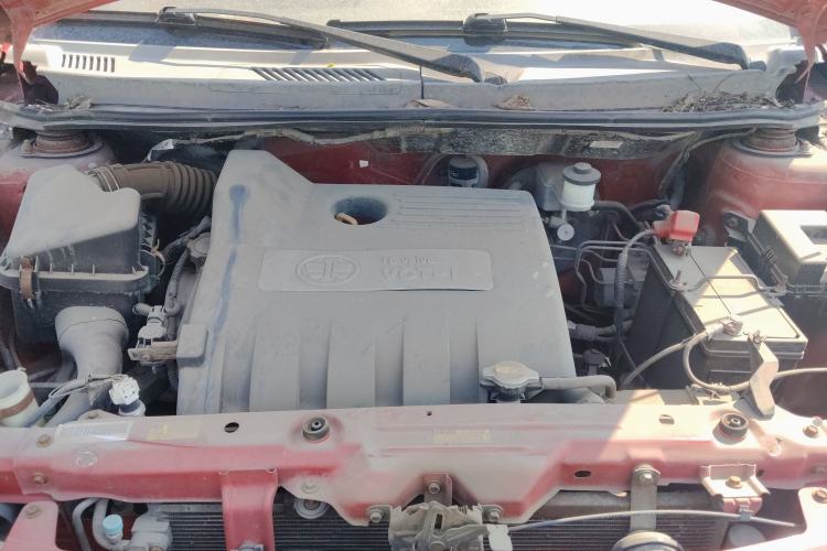 Used FAW Weizhi V2 2010 1.3L Manual Luxury Version Engine Bay