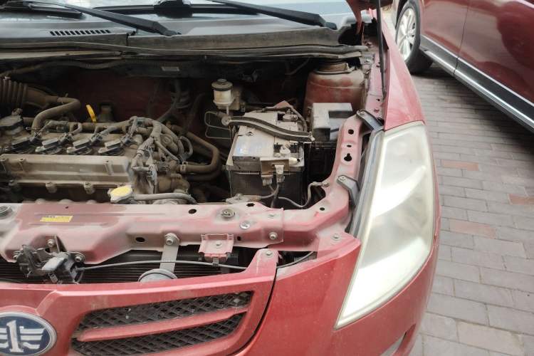 Used FAW Weizhi V2 2010 1.3L Manual Luxury Version Engine Bay Left
